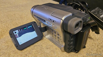 Predám zachovalú Digital8 kameru SONY - 2