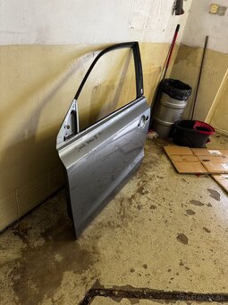 Suzuki Vitara III 3 2015- ľavé predné dvere - 2