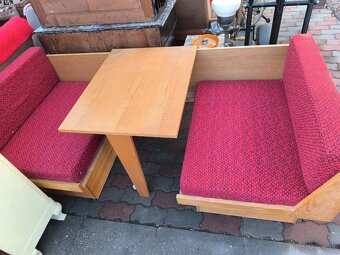 posteľ, sedenie a stôl - 2