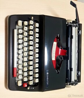 Prenosný mechanický písací stroj  Chevron - 2