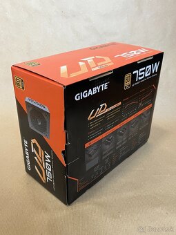 Gigabyte UD750 GM - 2