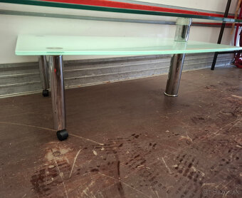 Predam konferencny skleneny stolik - 2