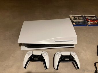 Predám Playstation 5 667gb + hry a ovládače - 2