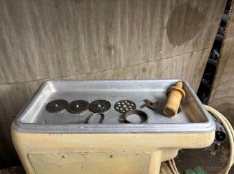 Priemyselný mlynček RM100 VLČEK. - 2