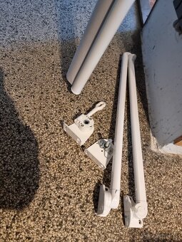 Predam nepoužitú výklopnú markízu s bočnými ramenami - 2