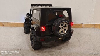 RC model Jeep Wrangler 4x4.
- 2