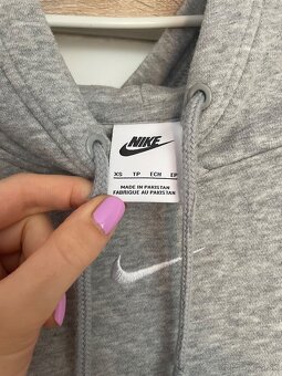 Sivá Nike mikina s kapucňou - 2