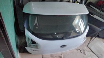 KIA CEED 1.4 CRDI 2015 Predám DVERE, MOTOR, PREVODOVKA 6 rýc - 2