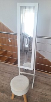 Stojan na šperky so zrkadlom - 2