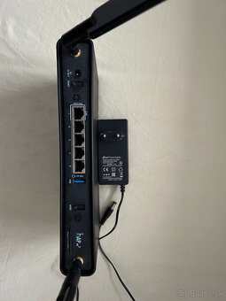 Router MikroTik hAP ax³ - 2