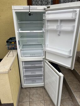 Predám kombinovanú chladničku Samsung - 2