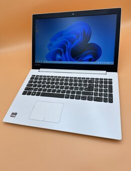 Notebook 15,6" Lenovo.AMD A6-9220 2x2,50GHz.8gb ram.120SSD - 2