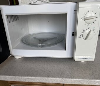 Predám mikrovlnnú rúru - 2