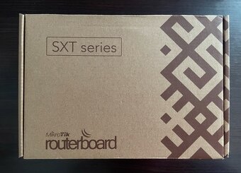 Mikrotik RBSXTR&R11e-LTE + Mikrotik QMP quickMOUNT Pro - 2
