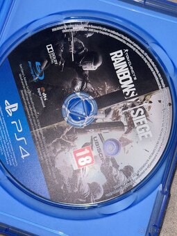 Tom Clancy’s Rainbow Six Siege (PS4) - 2