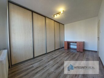 Veľký 4i byt s balkónom a pivnicou na sídlisku Západ - 2
