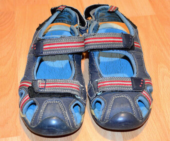 Sandalky zn. TU, vel. 30-31, vd 19-19,5cm za 1,50€ - 2