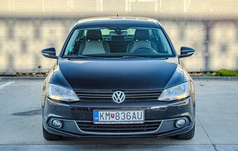 Volkswagen Jetta 2.0 TDI Highline - 2