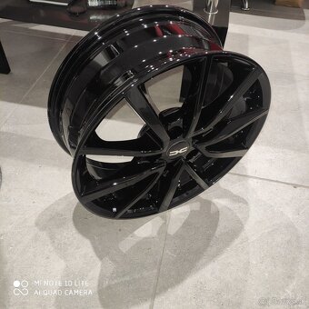 Elektróny Dacia/// zimné pneumatiky 215/65 r17 - 2