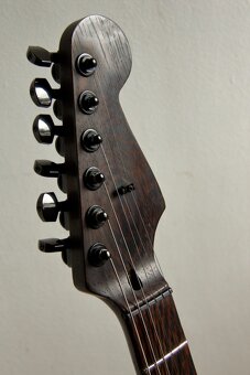 Predavam Stratocaster - 2