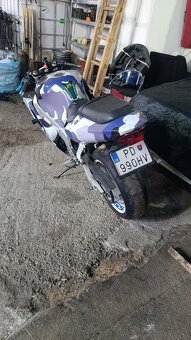 Suzuki gsxr 600 - 2