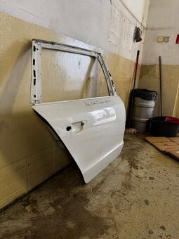 Škoda Superb II 2 kombi 2008-15 pravé zadné dvere - 2