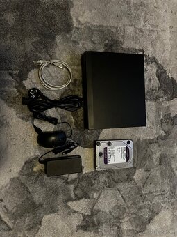 Hikvision NVR - na 4 POE kamery + HardDisk - 2
