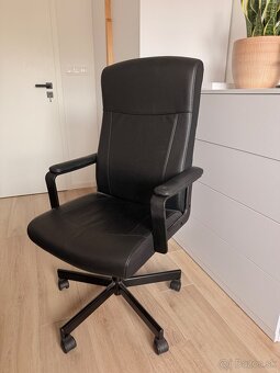 Kancelárska stolička - 2