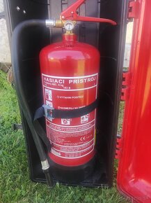 Hasiaci prístroj 6kg práškový a box na hasiaci prístroj - 2