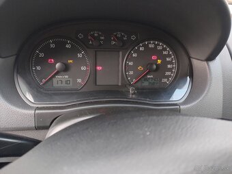 Volkswagen Polo - 2