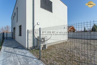 NA PREDAJ NOVOSTAVBA moderný 4-izbový byt v RD v Zohore - 2