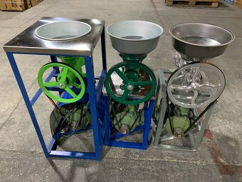 Mlynček na maso elektrické - 2