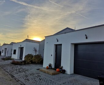 Cena : 269000 € 🏡 Moderné energeticky úsporné 4 domy - 2