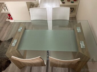 Jedálenský stôl a stolicky - 2