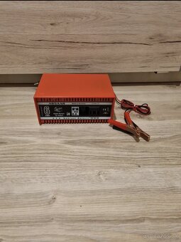 Nabijacka autobaterii 12V 6A - 2