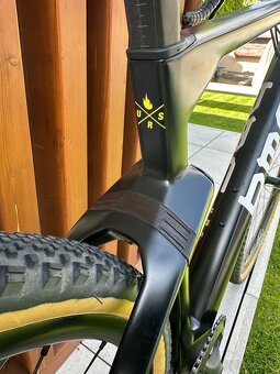 BMC URS One Carbon Black mat/ GRAVEL - 2