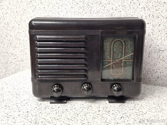 STAROŽITNÉ BAKELITOVÉ RÁDIO 》40-te roky 》 ELEKTRONKOVÉ RADIO - 2