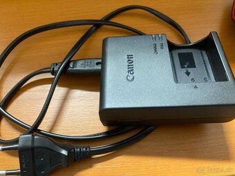 Canon EOS 250 D (+extra portrétový objektív) v top stave - 2