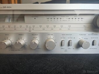 Krasny retro receiver HITACHI - 2