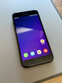 Samsung Galaxy A3 2017 s OneUI - 2