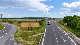 Billboard- križovatka medzi Malackami, Pezinkom a Vinosadmi - 2