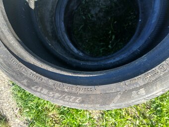 225/45 R17 - 2