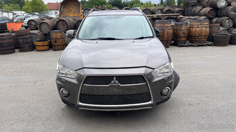 Mitsubishi Outlander 2.2DI-D4 N14 Na náhradní díly 4x4 - 2