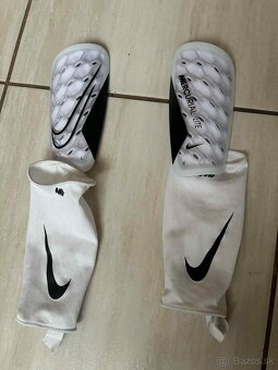 Chrániče Nike - 2