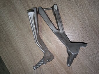 Ducati 848 zadné stipačky - 2