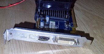 Grafické karty a ventilátor - 2