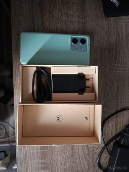 Motorola Edge 40 Neo 5G 12GB RAM/256 GB V ZÁRUKE, NOVÁ - 2