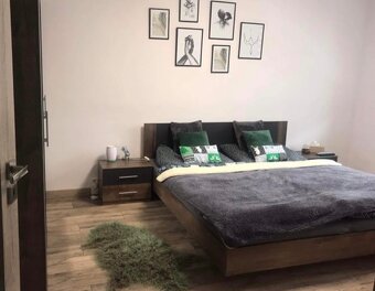 Manželská posteľ 180 a nočné stolíky - 2