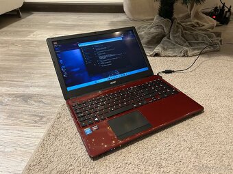 Acer Aspire E1 red s i3,8gb ram,SSD,Amd 8670m,HD lcd - 2