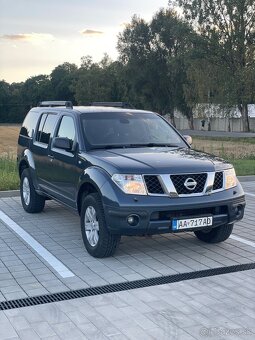 Nissan Pathfinder - 2